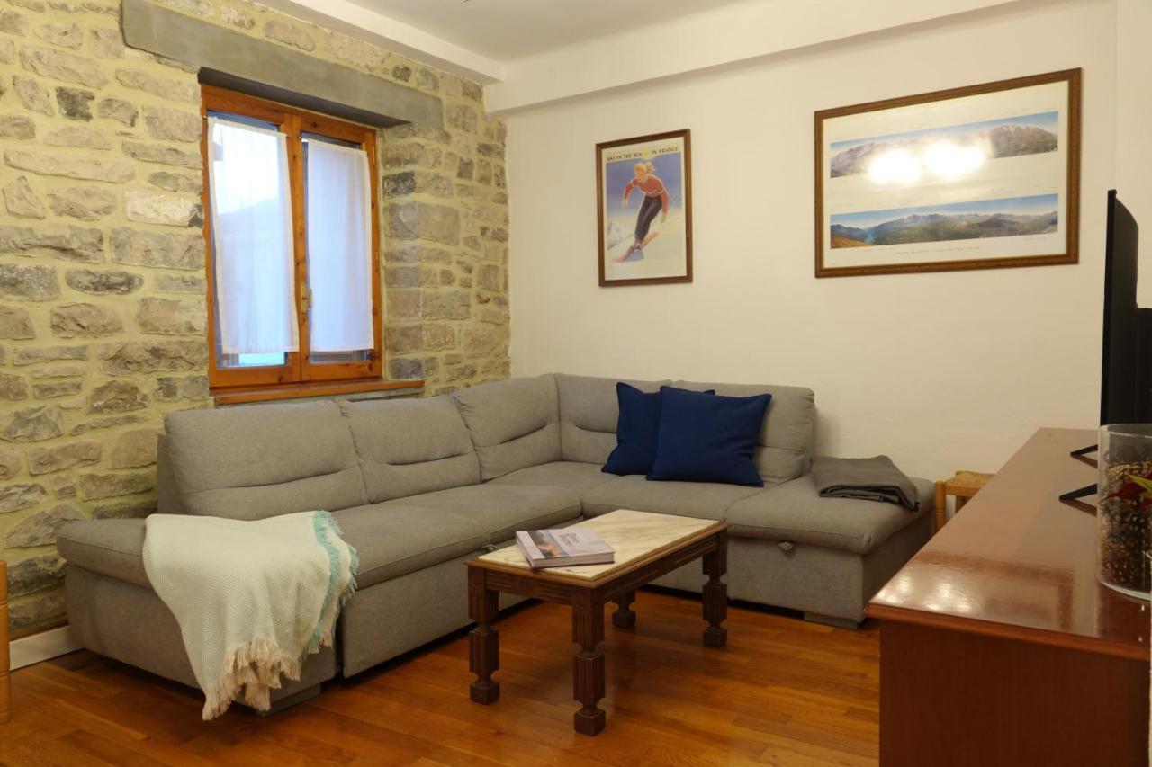 Cirjuana, Casa En El Centro Con Agradable Jardin Y Barbacoa By Pirineos 360 Villa Biescas Kültér fotó
